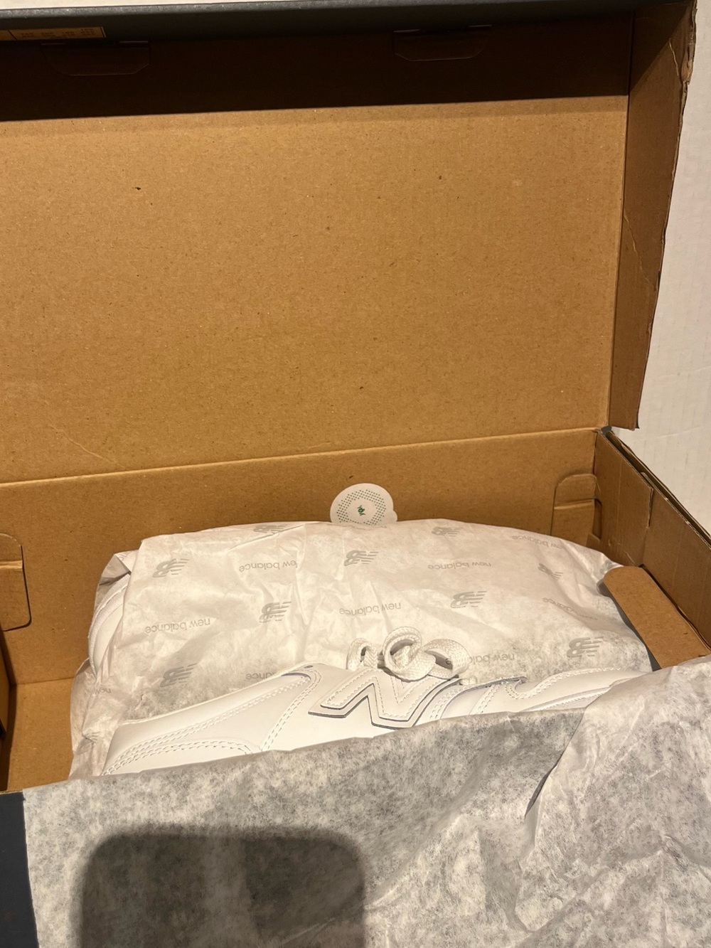 Brand New : New Balance Unisex 480 All-White Leather Runners - Picture 12 of 13